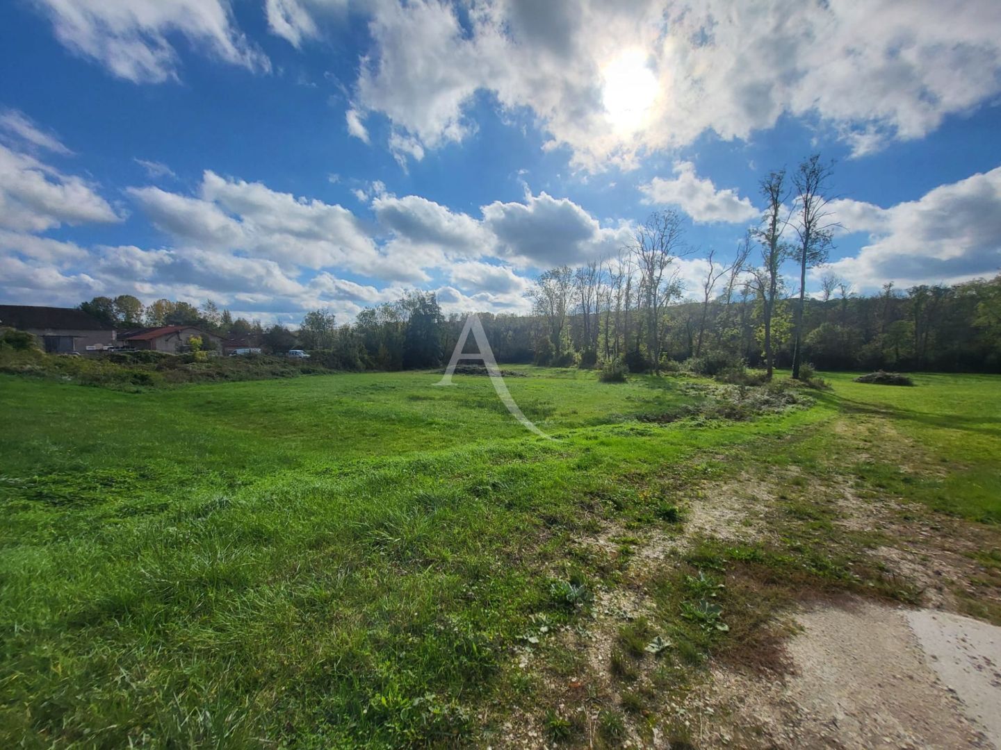 Photo VERNOU LA CELLE SUR SEINE -77670 : terrain commercial de 24 000 m² à vendre image 2/6