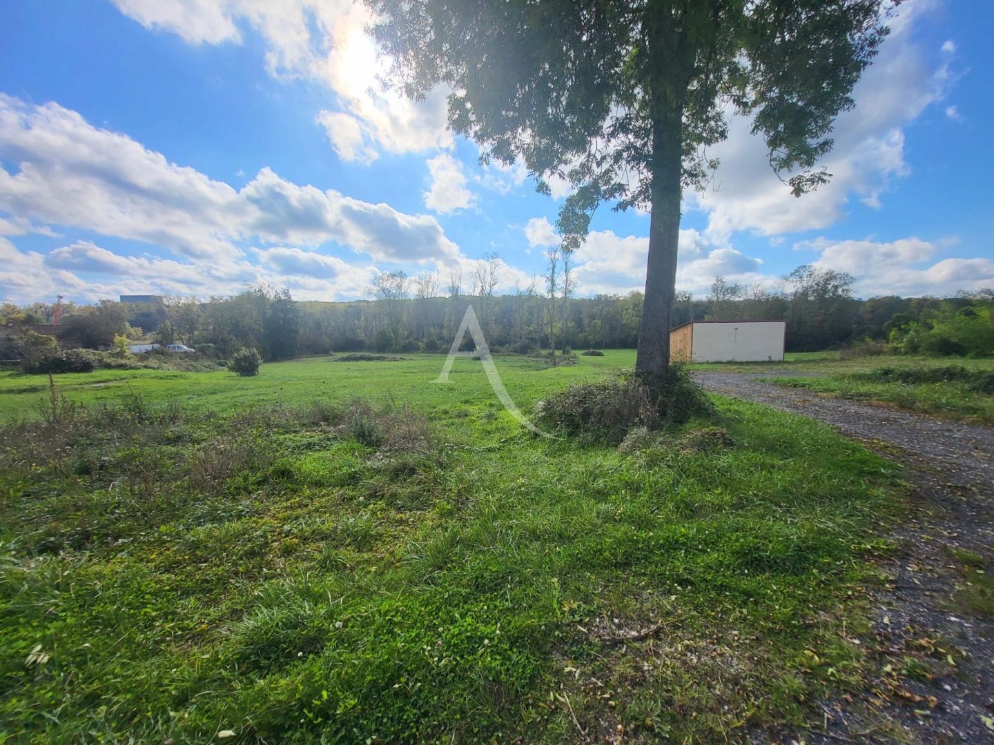 Photo VERNOU LA CELLE SUR SEINE -77670 : terrain commercial de 24 000 m² à vendre image 5/6