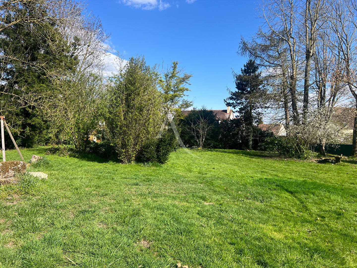Terrain de 739 m2 - Serris Bourg