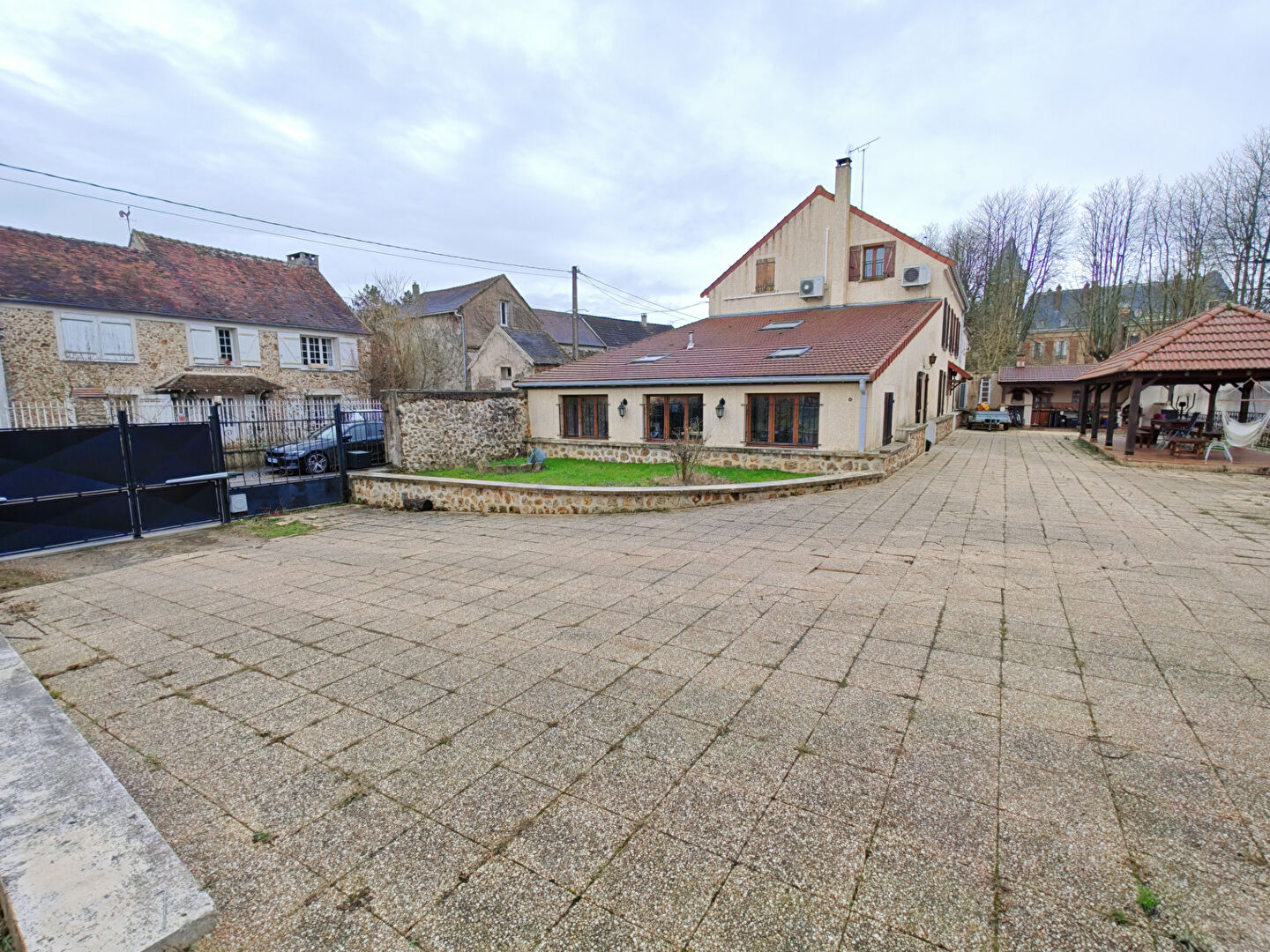 Photo PROPRIETE AVEC  SON ETANG image 3/6