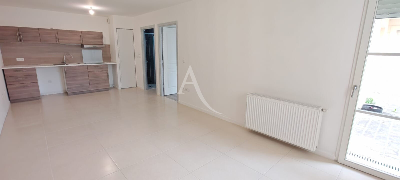 Photo F2 LA CHAPELLE EN SERVAL image 2/5