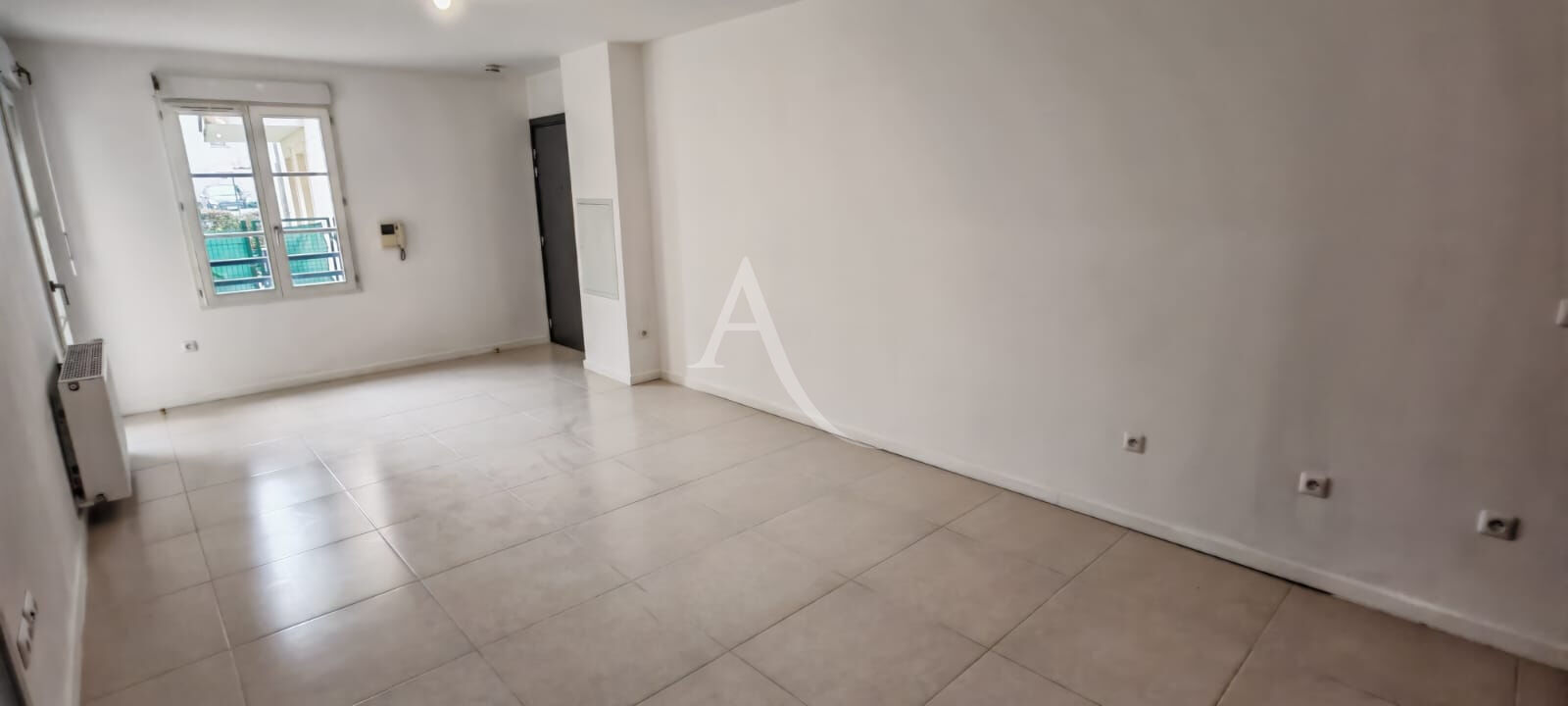 Photo F2 LA CHAPELLE EN SERVAL image 3/5