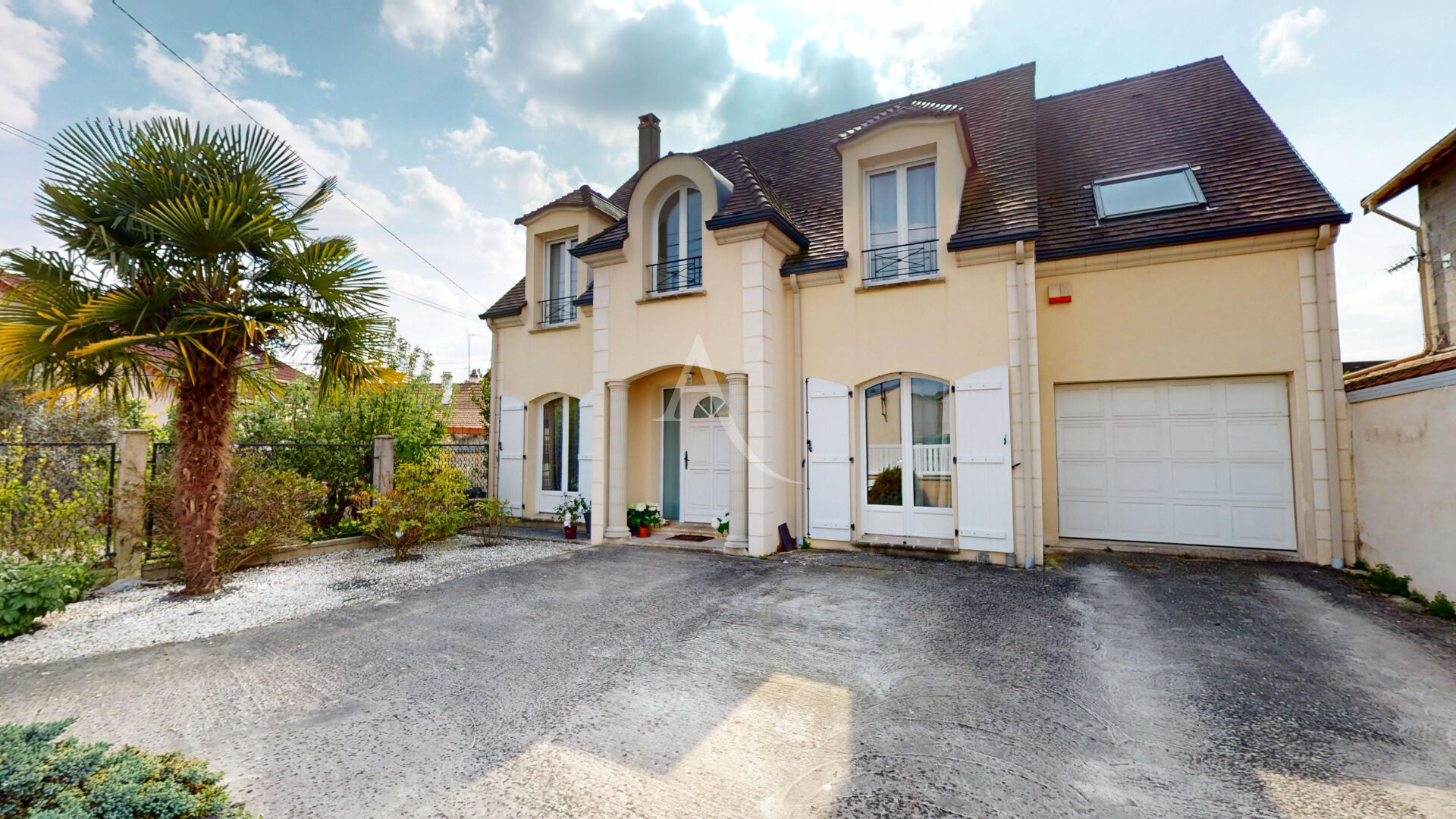 Photo Maison individuelle familiale environ 160m2 - Vert-Galant - 6 pièces, 4 chambres - image 1/6