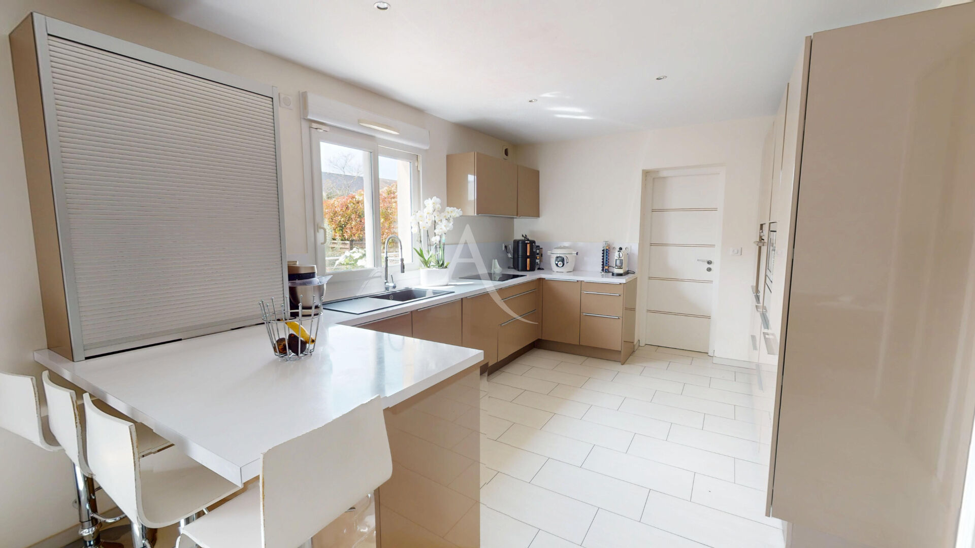 Photo Maison individuelle familiale environ 160m2 - Vert-Galant - 6 pièces, 4 chambres - image 4/6