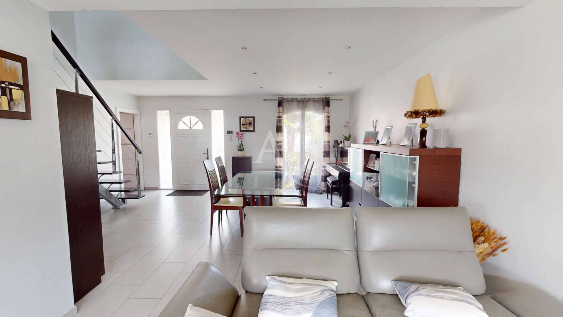 Photo Maison individuelle familiale environ 160m2 - Vert-Galant - 6 pièces, 4 chambres - image 5/6