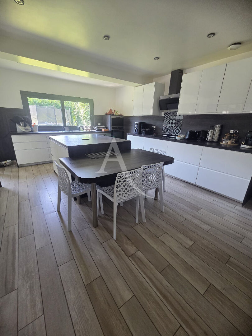 Photo JUILLY : BEAU VOLUME PRINCIPAL + dépendance  (idéal Prof libérale et artisan ! ) image 5/6