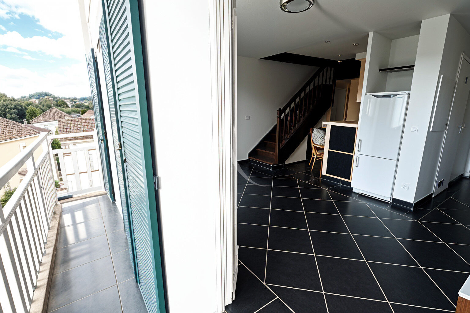 DUPLEX 3 PIÈCES  DERNIER ÉTAGE AVEC BALCON
