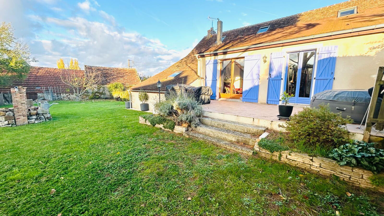 Belle maison familiale avec double séjour Cannes Écluse