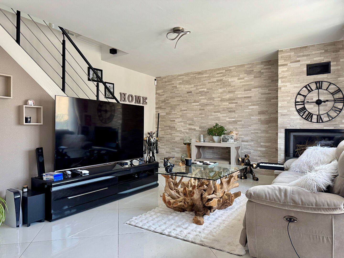 Photo Maison familiale rénovée à vendre à Chelles -150 m² , surface utile, avec sous-sol et combles image 2/6