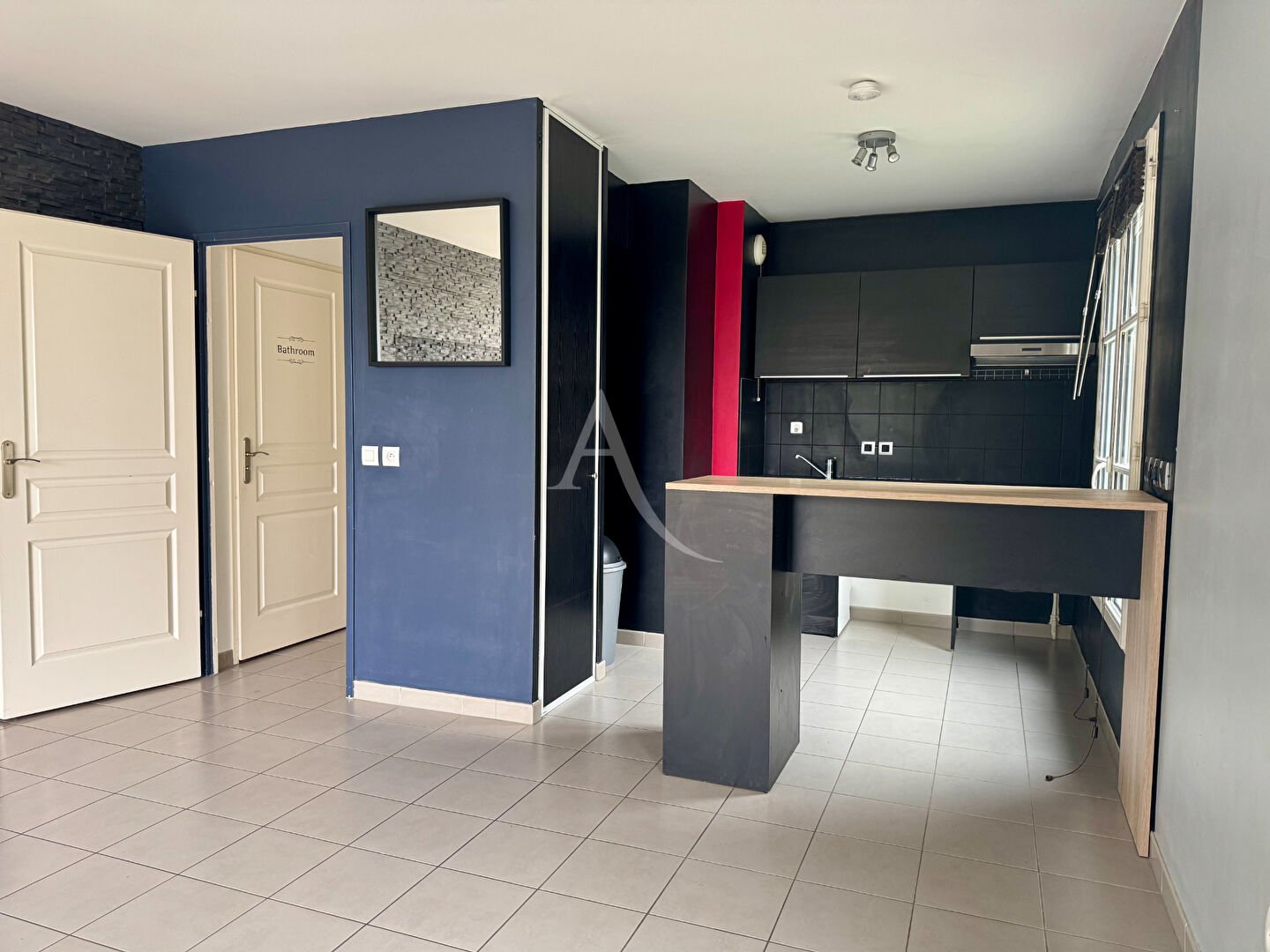 Photo À vendre - Lumineux 2 pièces d'environ 49 m² avec balcon et vue sur le parc - Coupvray image 2/6