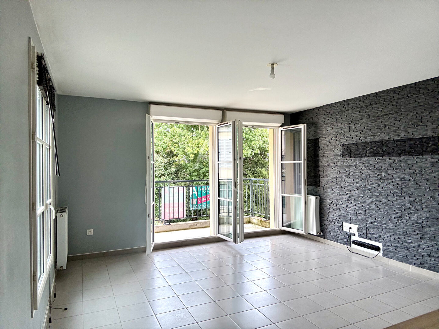 Photo À vendre - Lumineux 2 pièces d'environ 49 m² avec balcon et vue sur le parc - Coupvray image 3/6