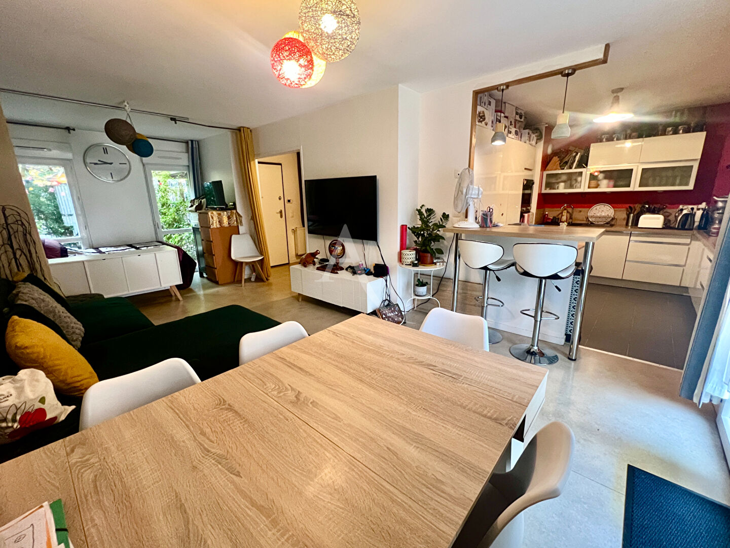 Maison 5 pièces de 100m2, jardin de 73m2 - écoles - commerces - transports