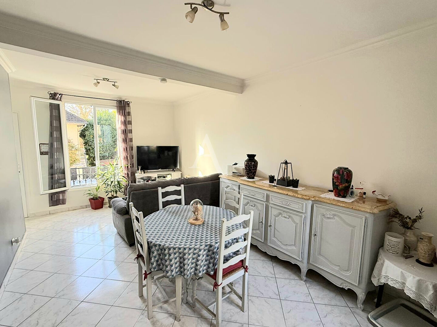 * Maison de ville aux Parclairs : emplacement idéal ! *