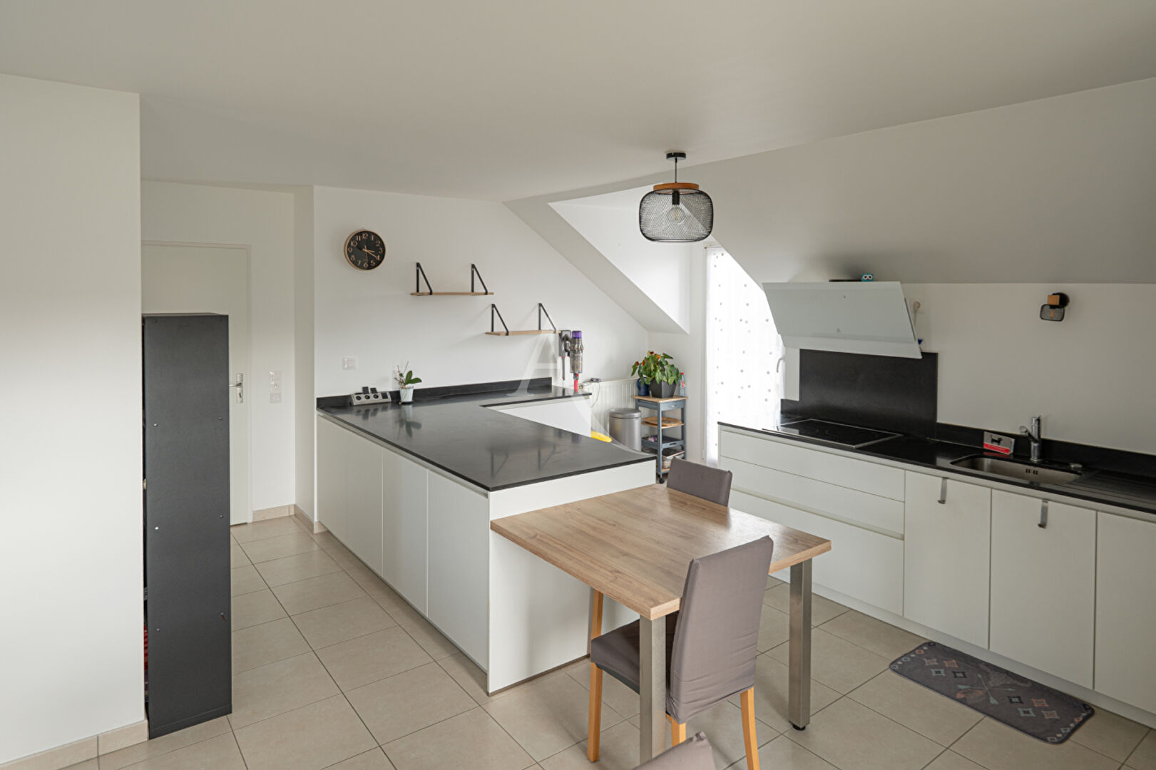 Photo RARE À Chessy Bourg  Magnifique T5 dernier étage avec terrasse de 117 m² ! image 3/6