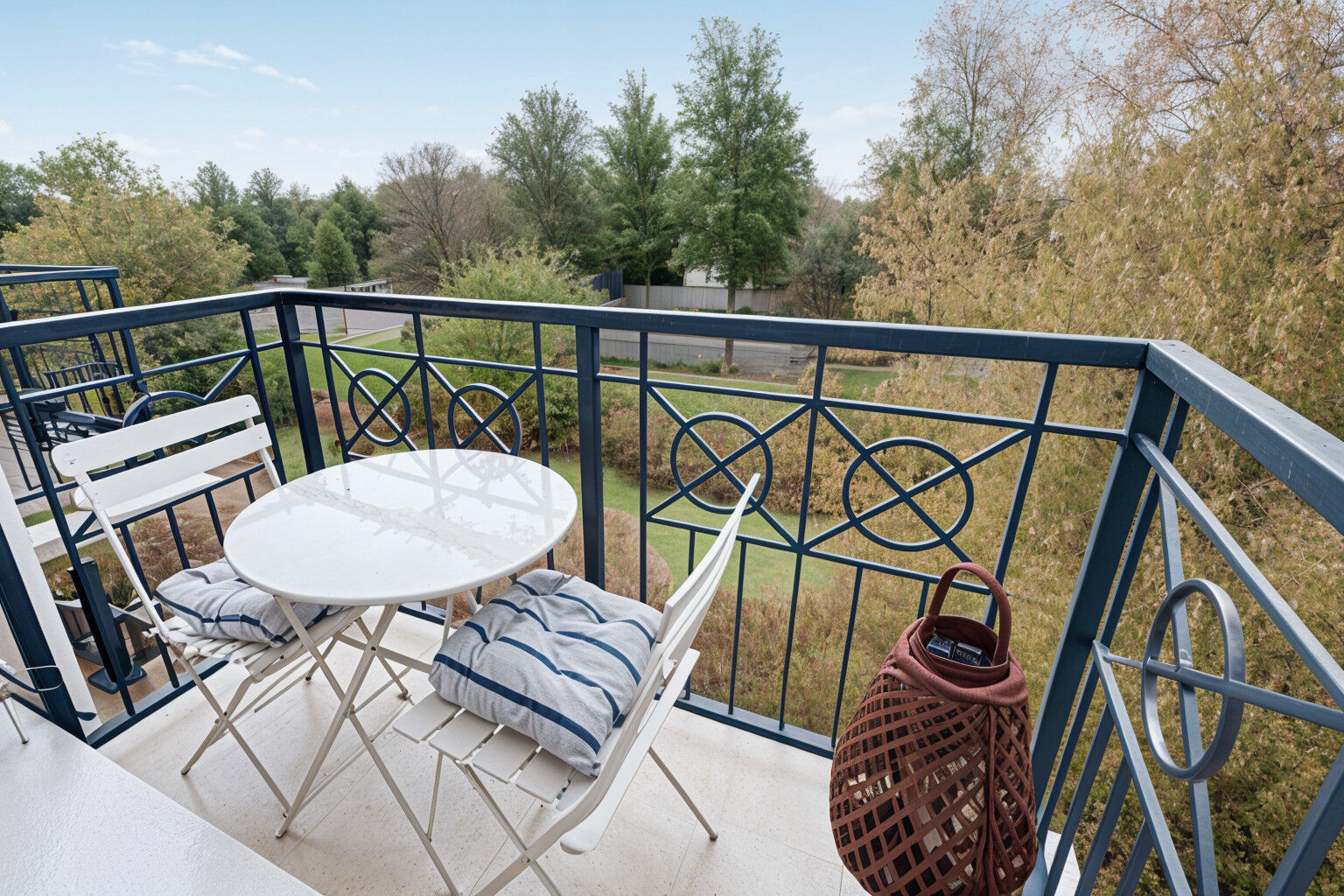 Photo Bailly-Romainvilliers - 3 pièces 54 m2 refait à neuf, dernier étage, au calme image 1/6