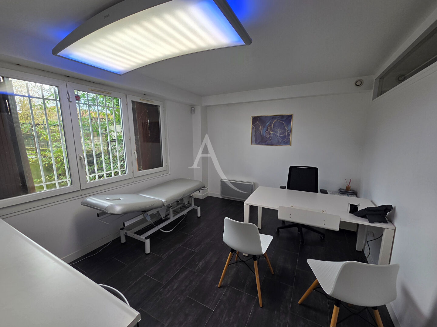 Photo Local Professionnel Polyvalent de 83,47m2 à Tremblay en France image 3/6