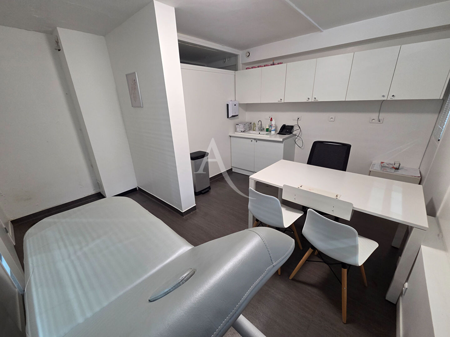 Photo Local Professionnel Polyvalent de 83,47m2 à Tremblay en France image 4/6