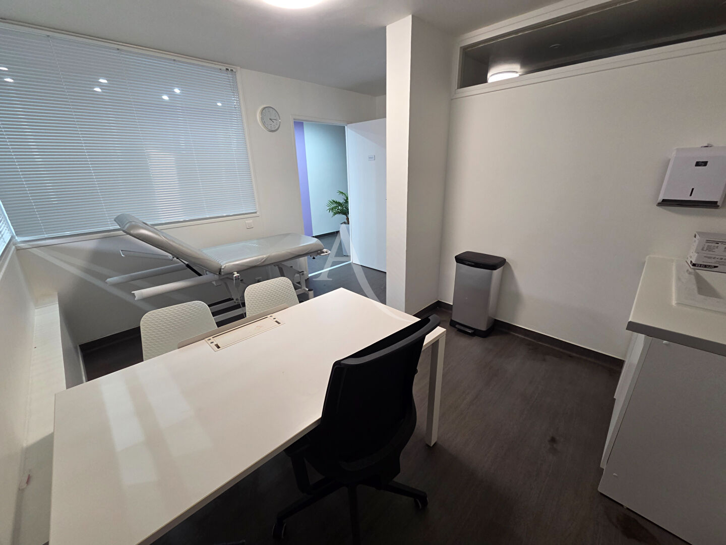 Photo Local Professionnel Polyvalent de 83,47m2 à Tremblay en France image 5/6