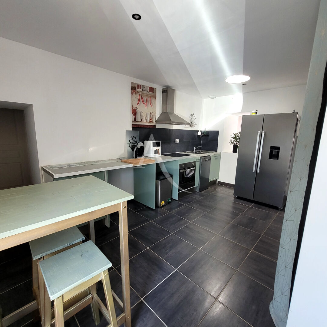 Photo Ensemble immobilier de deux maisons  à ST AVAUGOURD DES LANDES. image 3/6