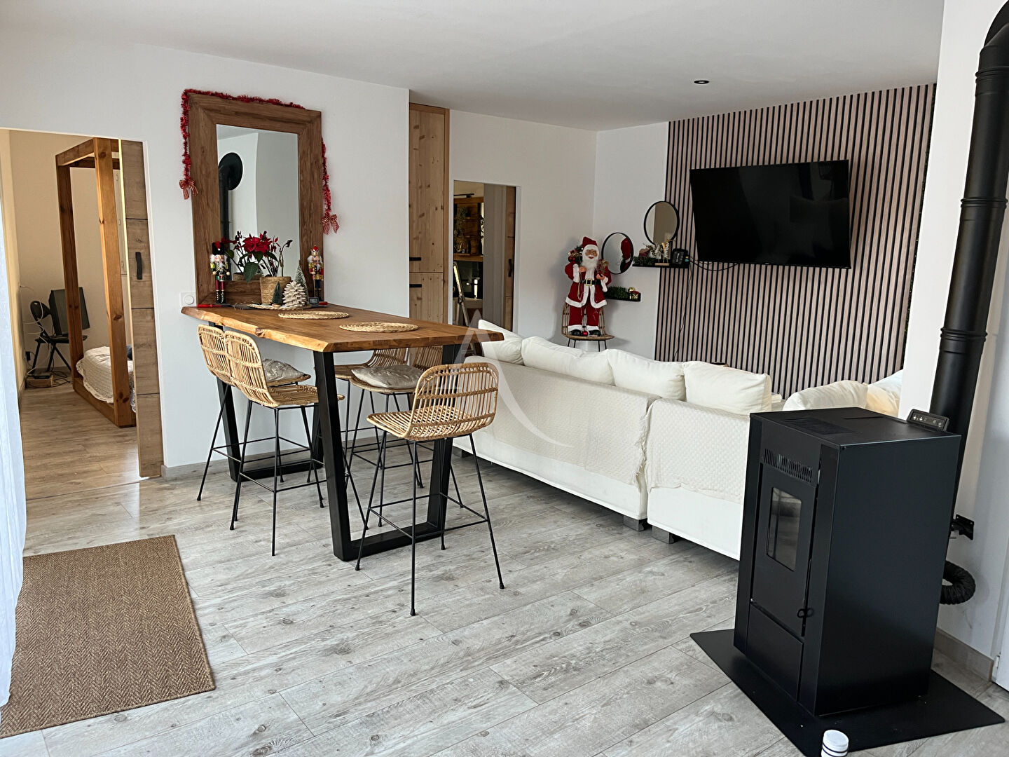 Photo Ensemble immobilier de deux maisons  à ST AVAUGOURD DES LANDES. image 4/6