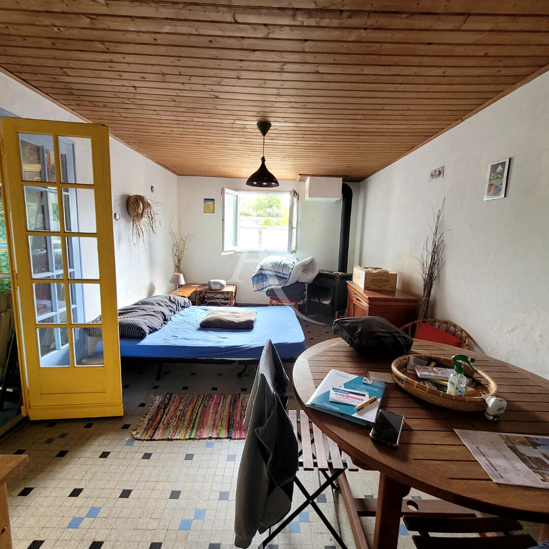 Photo Maison La Jonchere 2 pièce(s) 30 m2 sur terrain constructible image 3/6