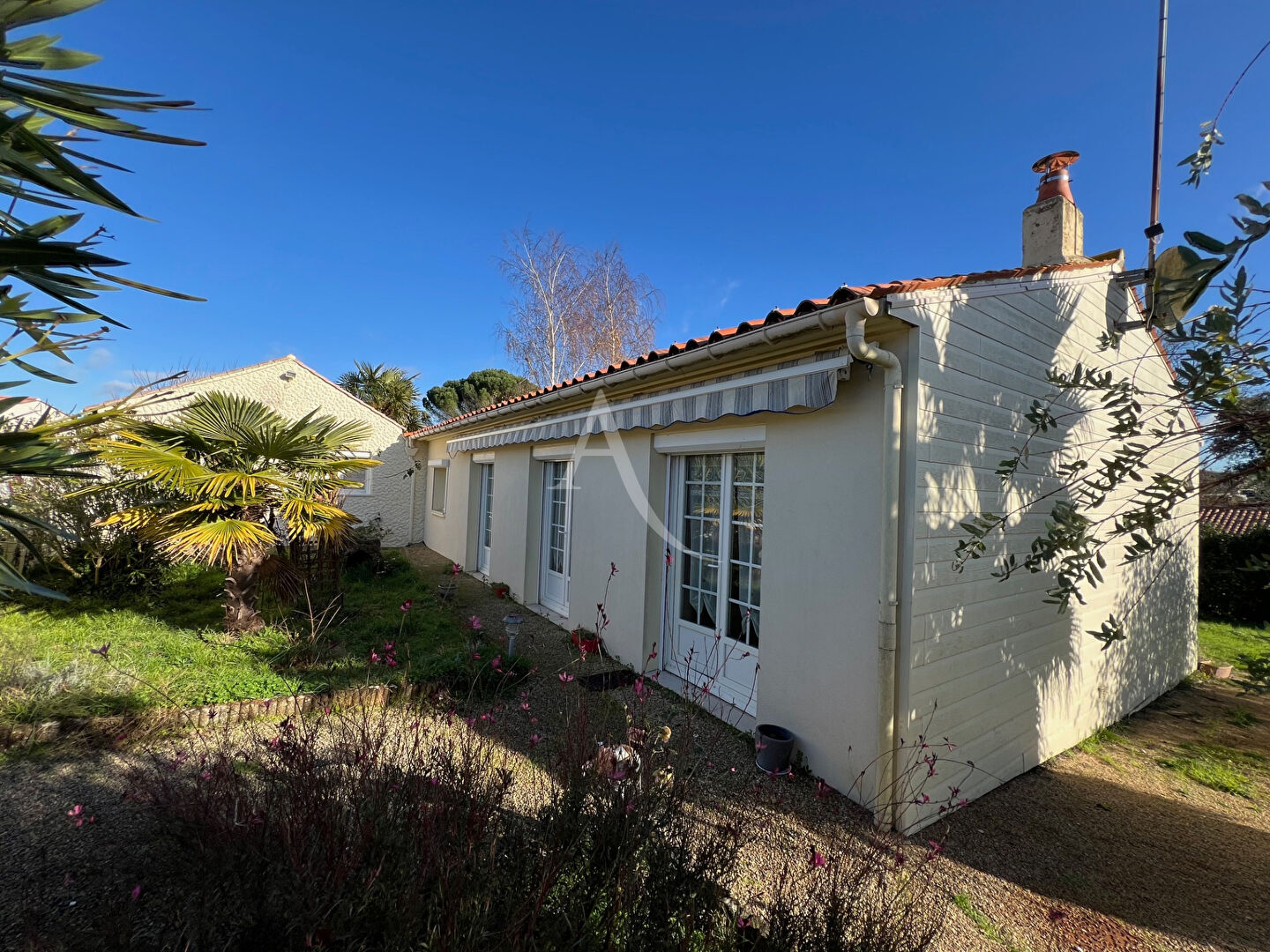 Photo Maison Avrille 4 pièce(s) 110 m2 image 1/6