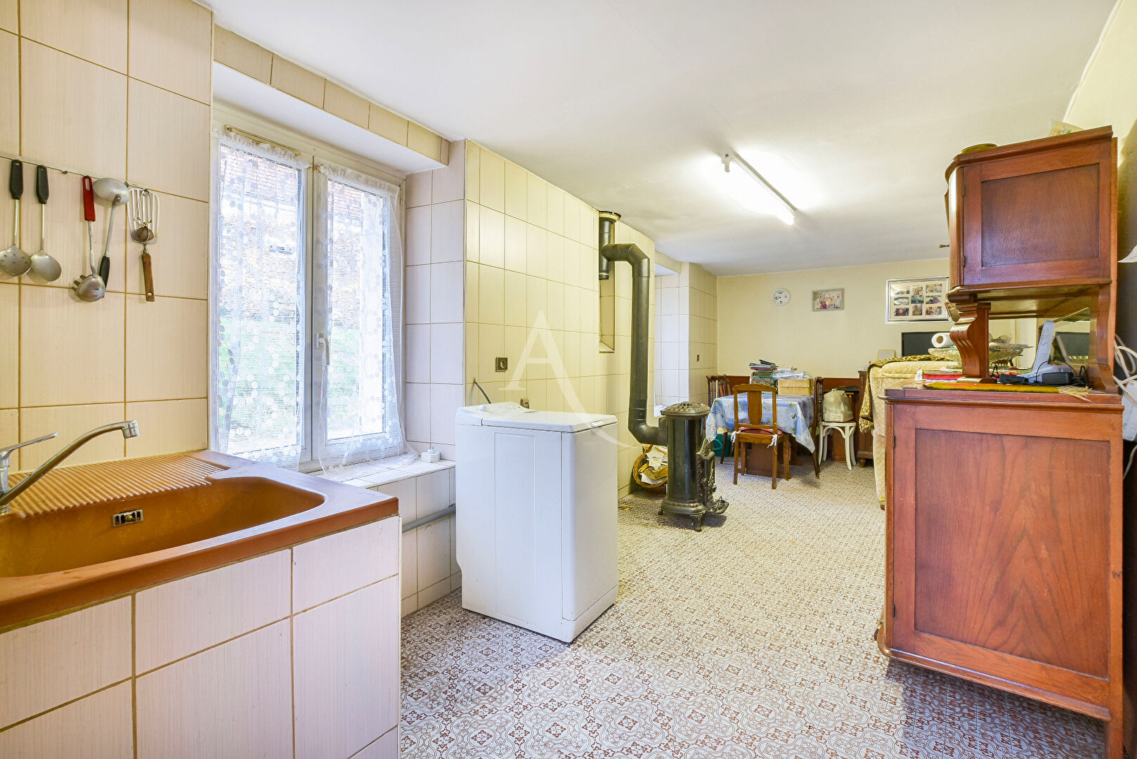 Photo Maison avec dépendances, garages et 800 m2 de terrain image 6/6