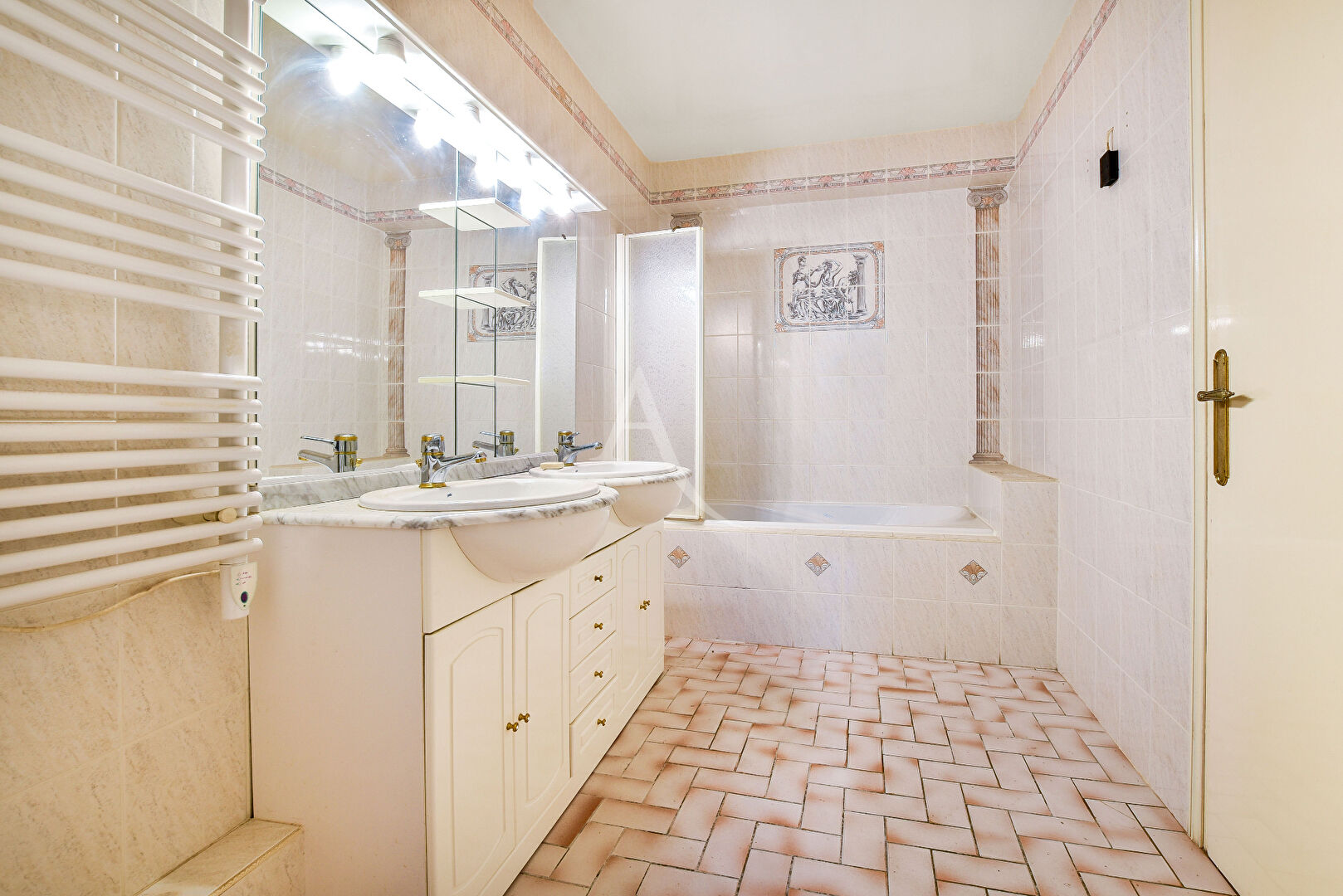 Photo Maison de ville 4 Chambres 230m² image 3/6