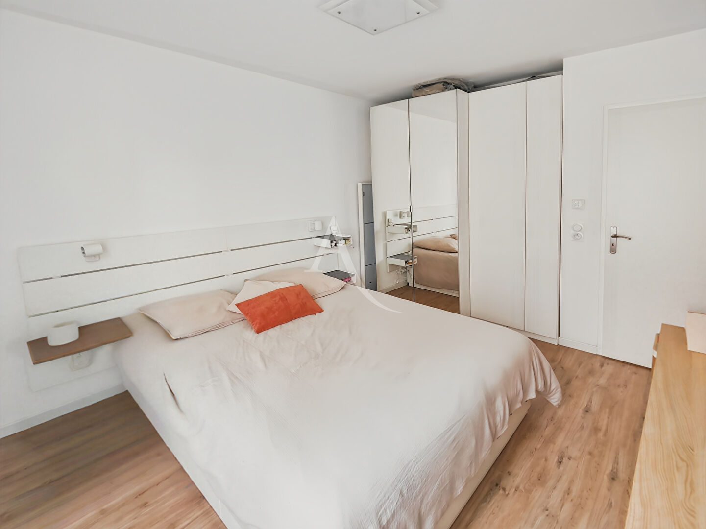Photo Appartement Melun 3 pièce(s) 56,01 m2 BAIL MEUBLE image 5/6
