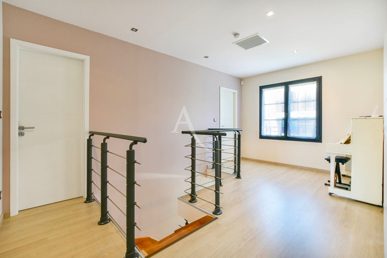 Photo Maison Moderne à Vaux le pénil 164m2 image 6/6