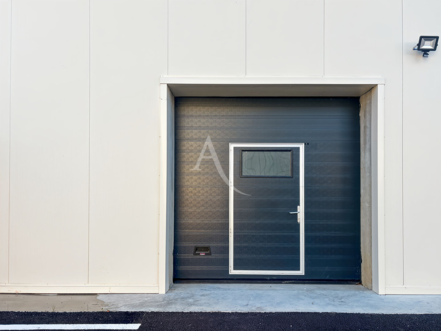 Entrepôt de 50m2 PERIGNY SUR YERRES