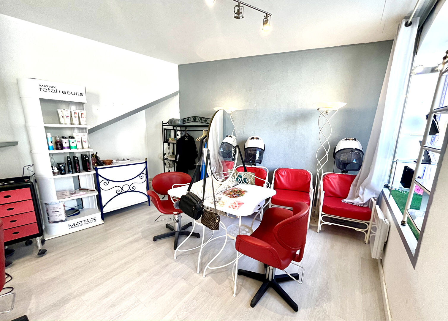 Photo POUSSAN, fonds de commerce 37m² image 3/6