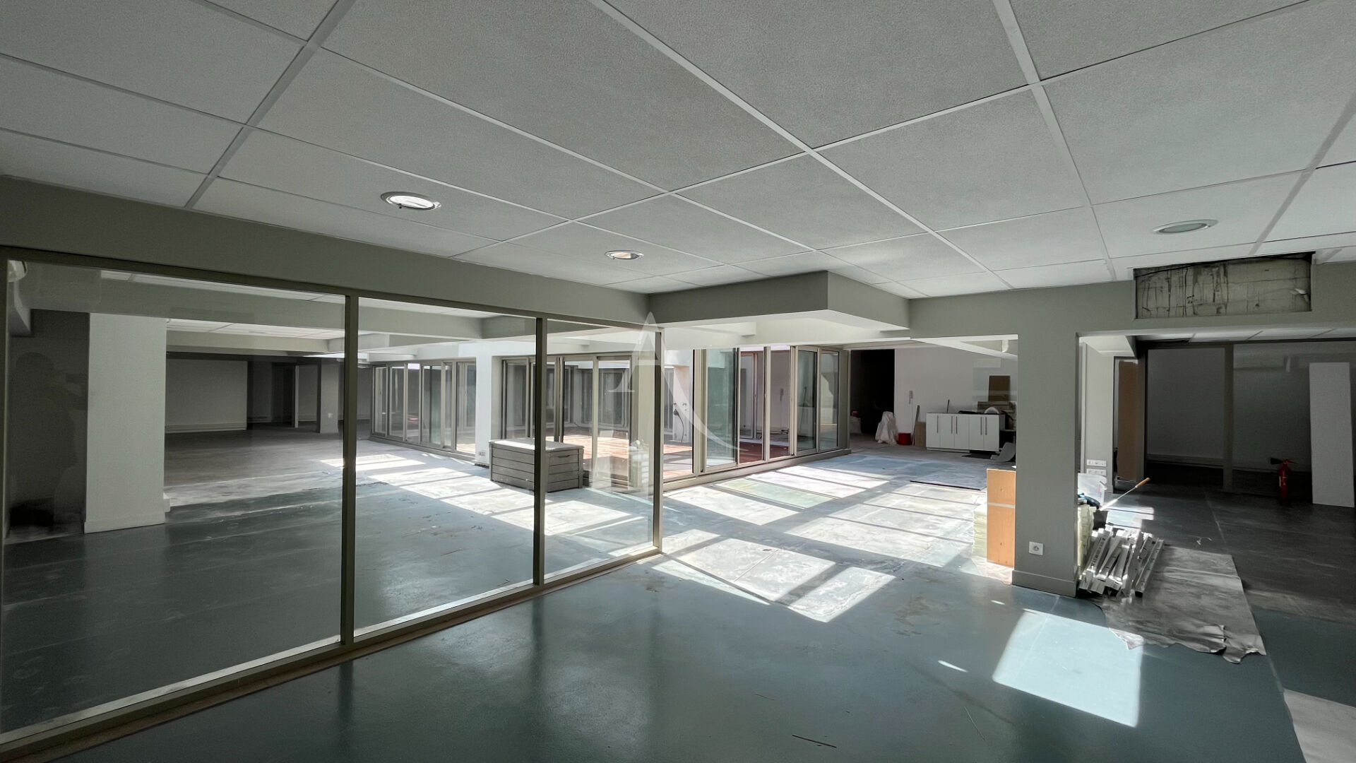 Photo Local Paris 452 m2 image 1/6