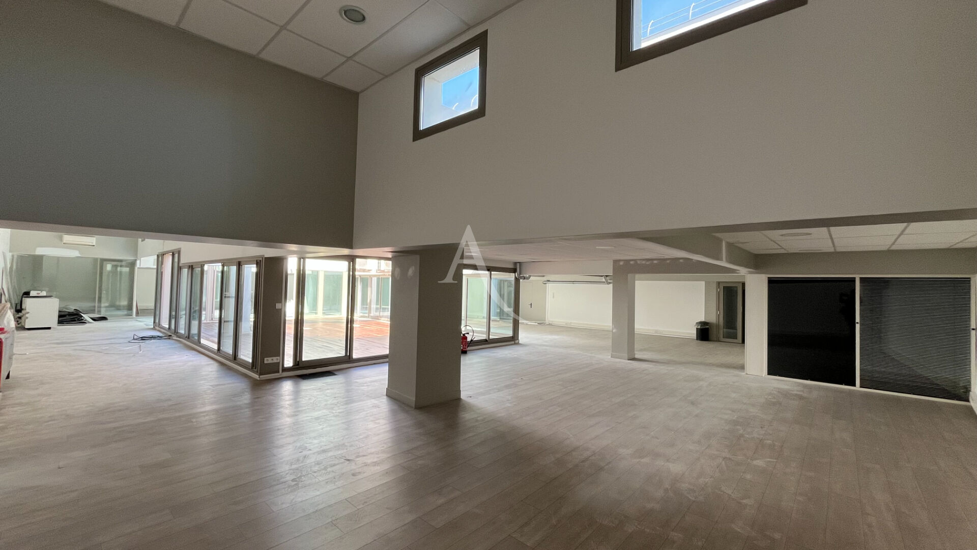 Photo Local Paris 452 m2 image 3/6