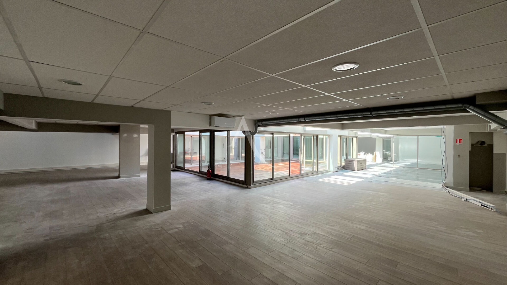 Photo Local Paris 452 m2 image 4/6