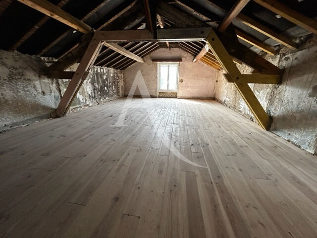 Photo Maison en pierre de 180m² environ à finir de renover, 5 mn à pieds Cahors centre. image 6/6