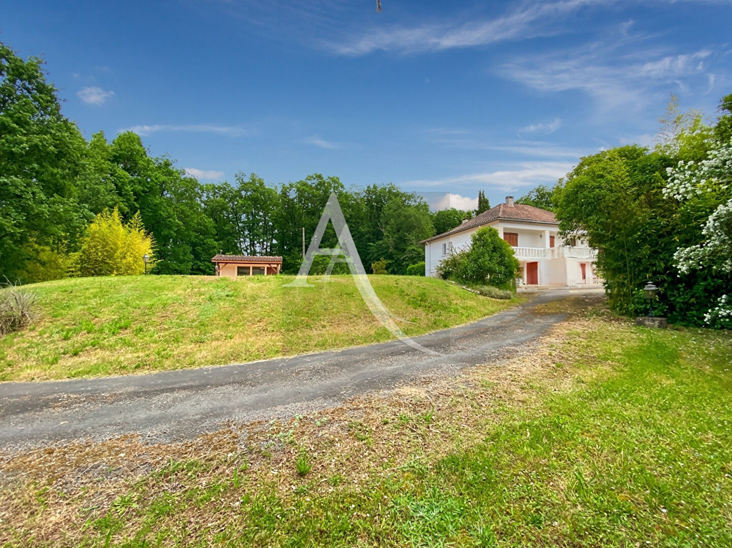 Maison avec piscine .. proche de toutes les commodités