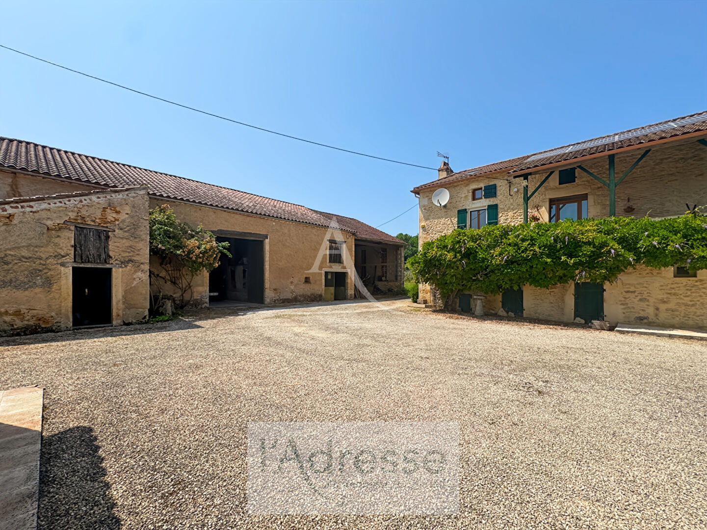 Photo Propriété en pierre avec piscine et dépendances à Duravel (46700) image 6/6