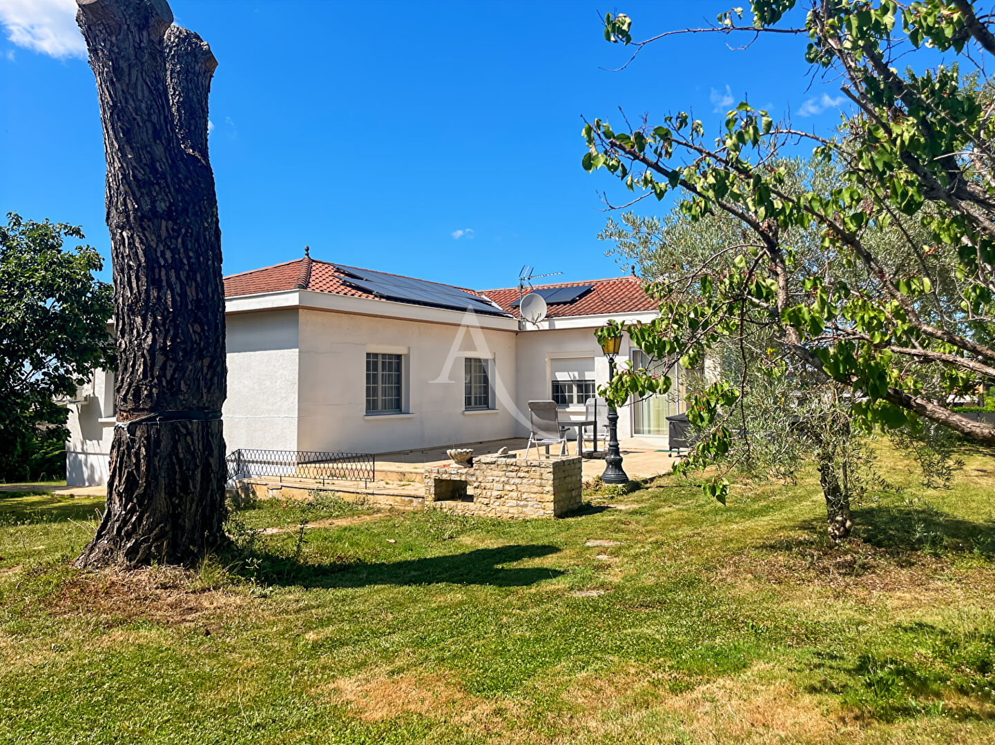 Photo À VENDRE ? Maison rénovée avec gîte indépendant, piscine et jardin clos image 2/6