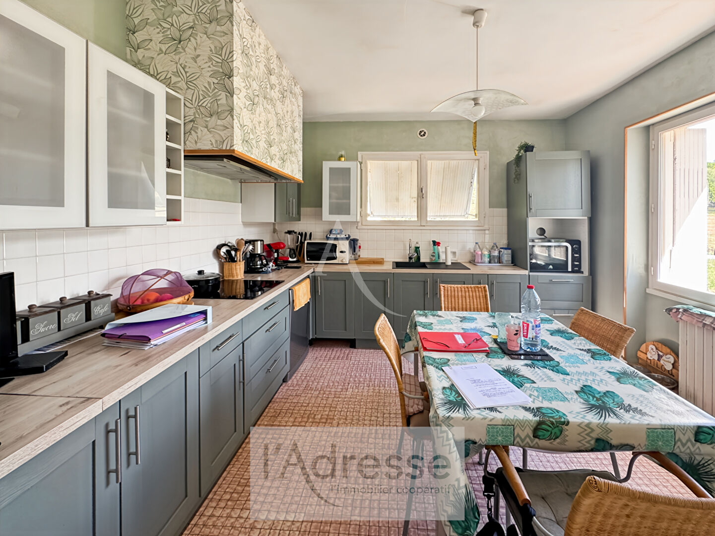 Photo Belle Maison Spacieuse avec beau terrain Arboré image 2/6