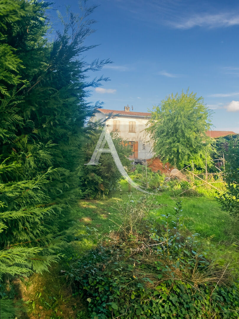 Maison de ville et son parc de 1241 m2
