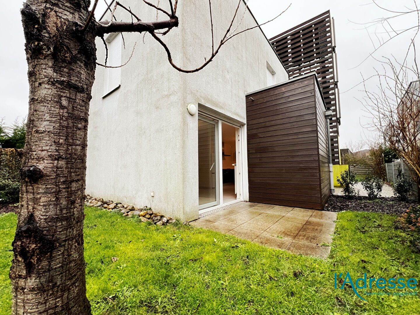 Appartement en duplex 3 pièces en rez-de-jardin.