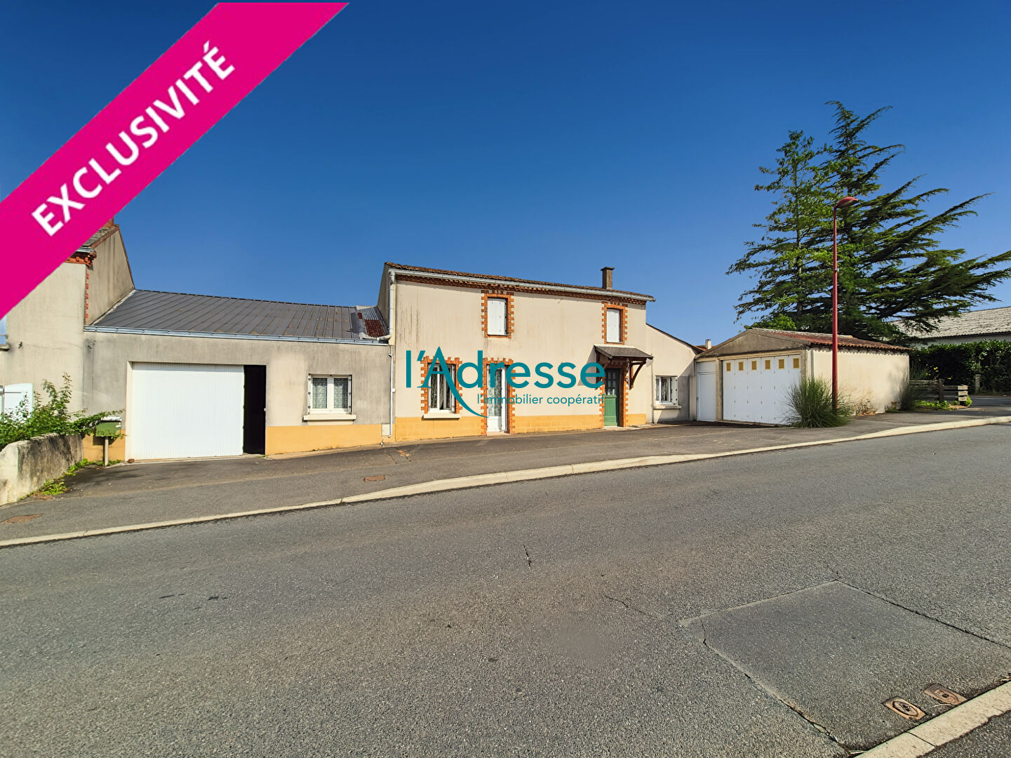 Photo Authentique maison en pierres avec dépendances image 1/6