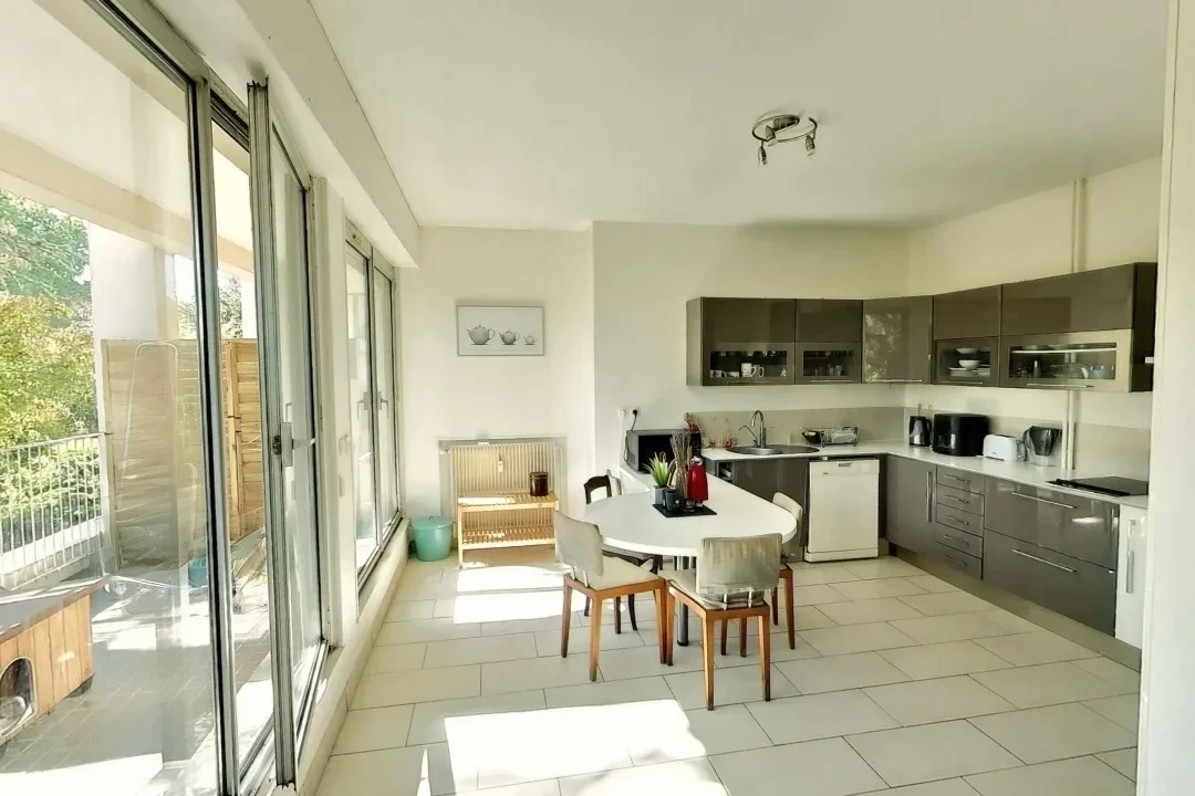 Photo Emplacement idéal pour ce vaste 4 pièces image 6/6