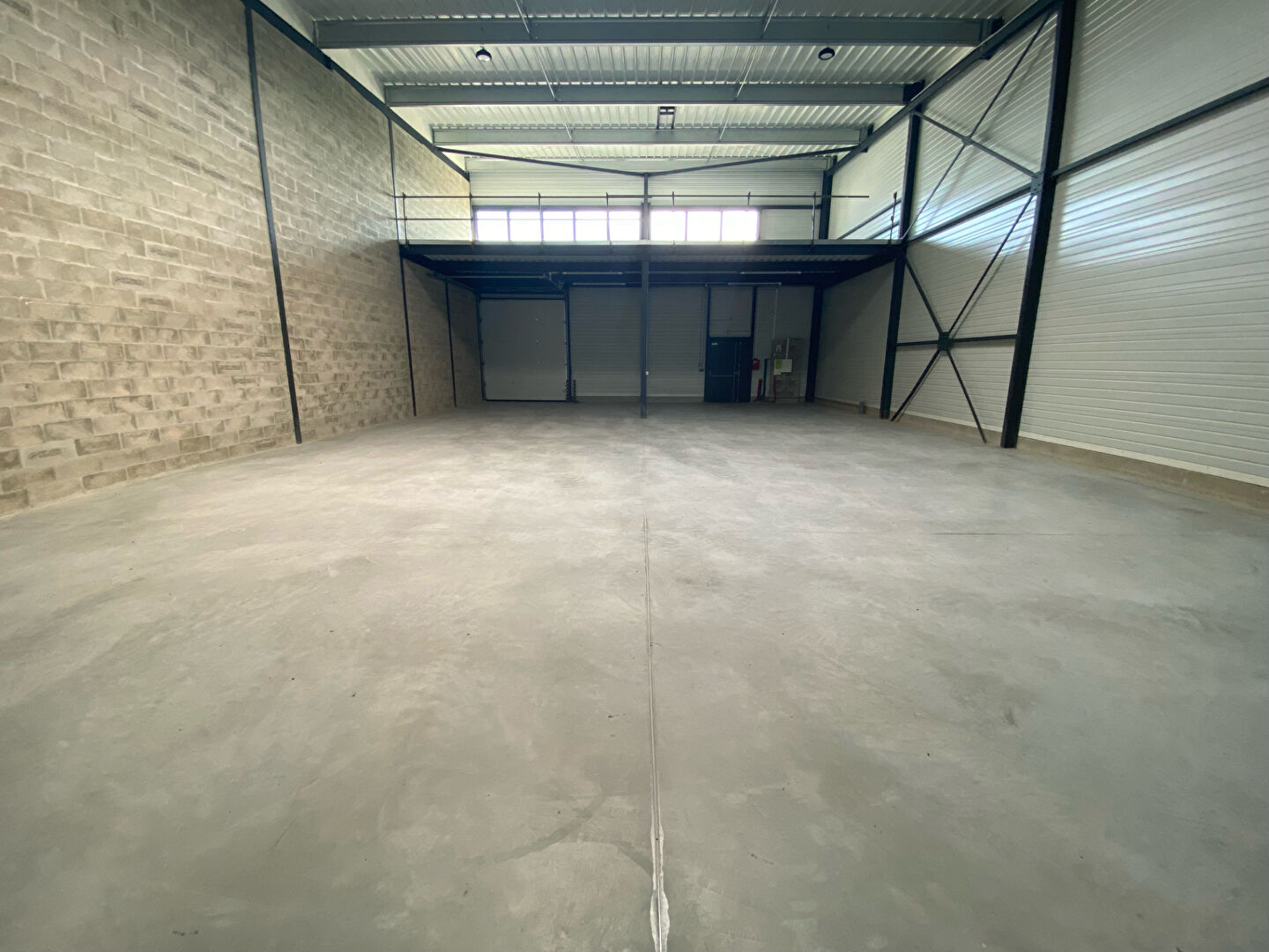 Photo À LOUER - LOCAL COMMERCIAL - MENNECY image 3/4