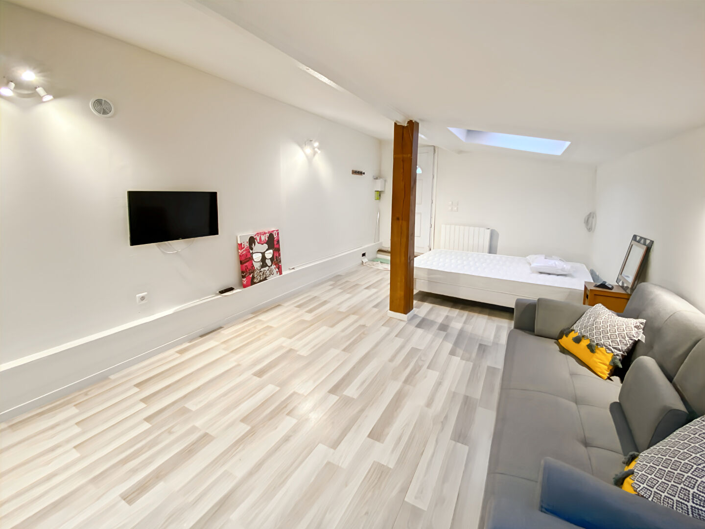 Photo À LOUER - STUDIO MEUBLÉ - BALLANCOURT/E image 1/6