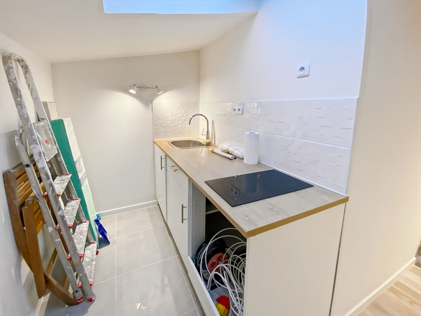 Photo À LOUER - STUDIO MEUBLÉ - BALLANCOURT/E image 3/6