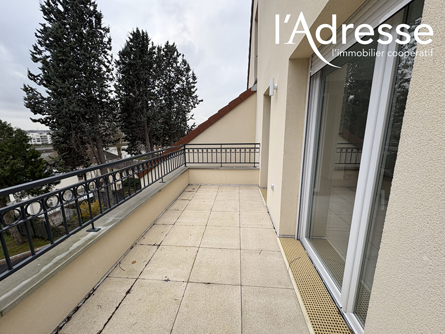 Photo Appartement duplex à Saint Pierre Du Perray 4 pièce(s) 99.5 m2 image 3/6