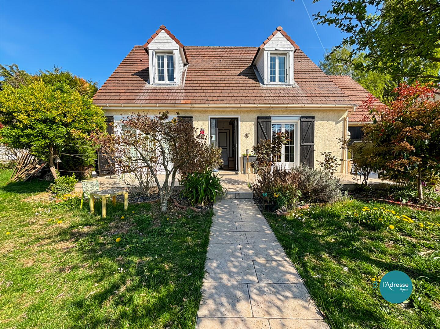 Photo Maison à Chevannes 7 pièce(s) 140 m2 image 1/6