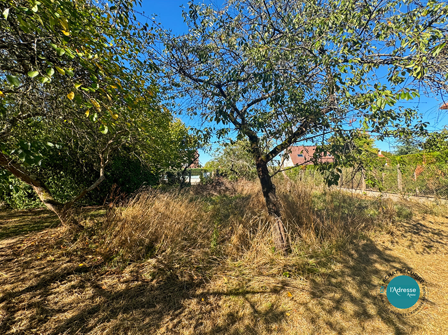 Terrain constructible viabilisé de 787 m2 - MENNECY